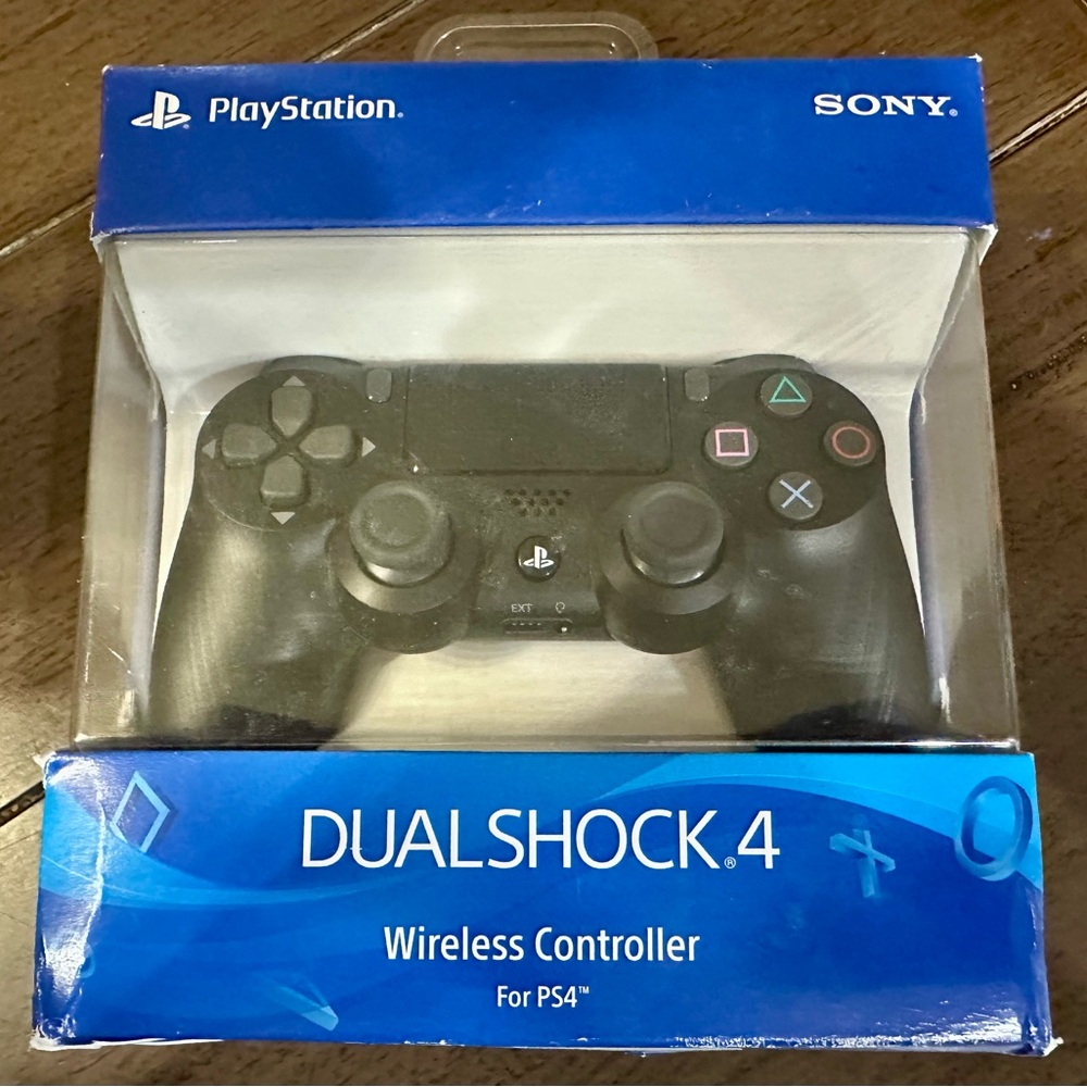 Sony DualShock 4 Wireless Controller - Black